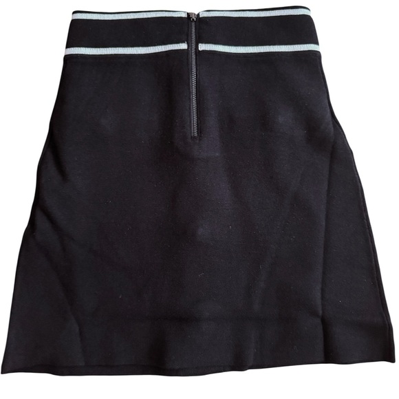 Black and White Knit Skirt - Picture 3 of 3